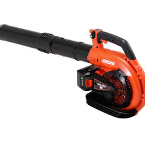 Az ECHO DPB-2600 nem csupán egy újabb akkumulátoros gép: ez a világ első kettős szívónyílású (dual-intake) kézi lombfúvója, és egyben a gyártó legerősebb kézi modellje.