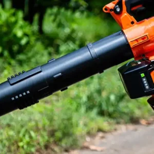 Akkumulátoros lombszívók és lombfúvók 56V